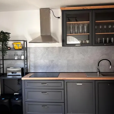 Nospeedlimit-design Apartment-100qm-bis Zu 8 Personen-parkpatz Apartmán *